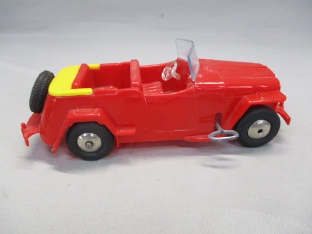 Vintage Marx "The Willys Jeepster" Plastic Windup Toy - 4