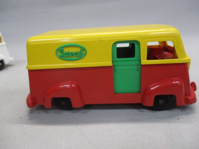 2 Ideal Toy Company Plastic Delivery Vans - 4