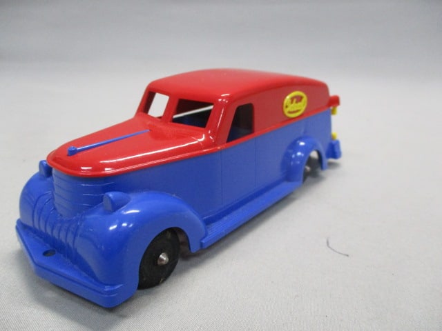 Ideal Toy Company Plastic Panel Delivery Truck: 6" x 2"