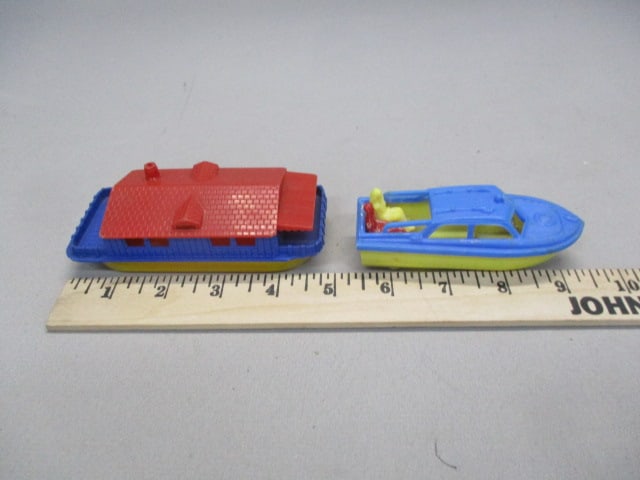 3 Vintage Renwal Plastic Toys - 10