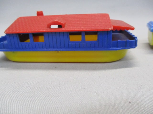 3 Vintage Renwal Plastic Toys - 9