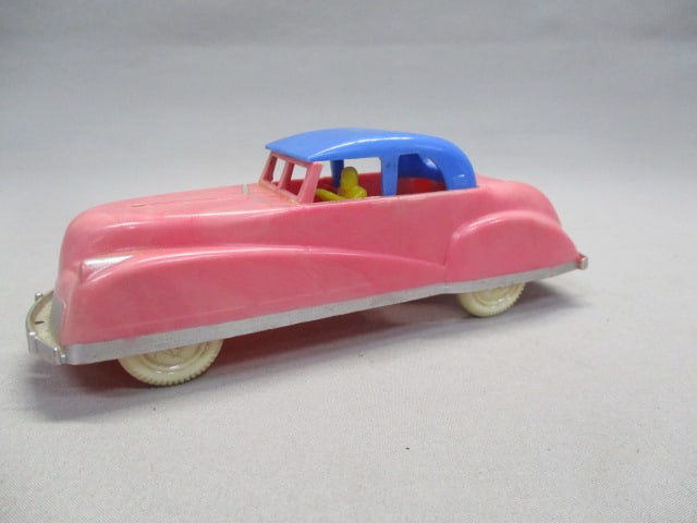 Vintage Renwal #99 Plastic Sedan Convertible Car: 6" x 2"