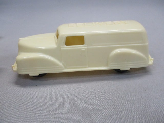 1950's Renwal Plastic Delivery Truck & Marx Plastic Yellow Cab Taxi - 4