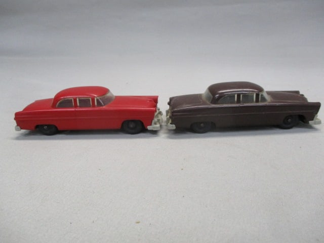 2 Vintage Lionel Corps Plastic Toy Car Sedans Made in USA - 4