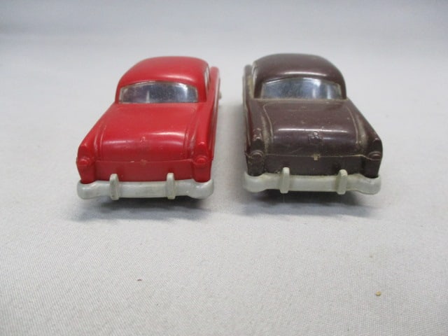 2 Vintage Lionel Corps Plastic Toy Car Sedans Made in USA - 5