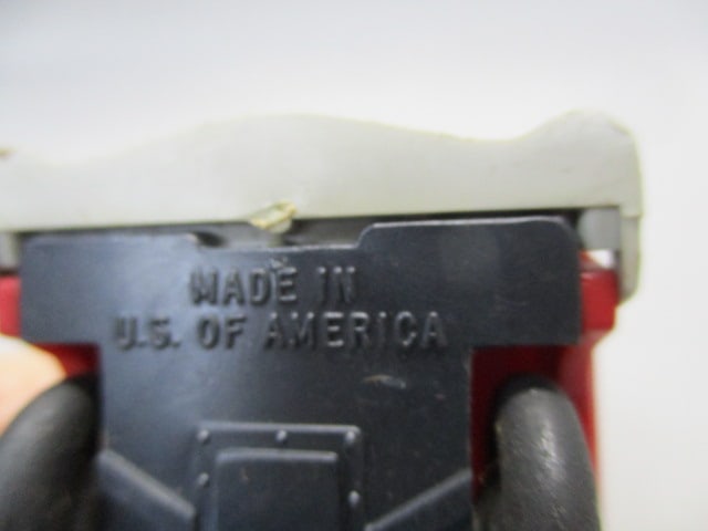 2 Vintage Lionel Corps Plastic Toy Car Sedans Made in USA - 7