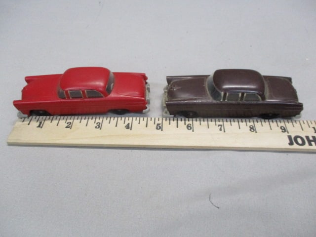 2 Vintage Lionel Corps Plastic Toy Car Sedans Made in USA - 8