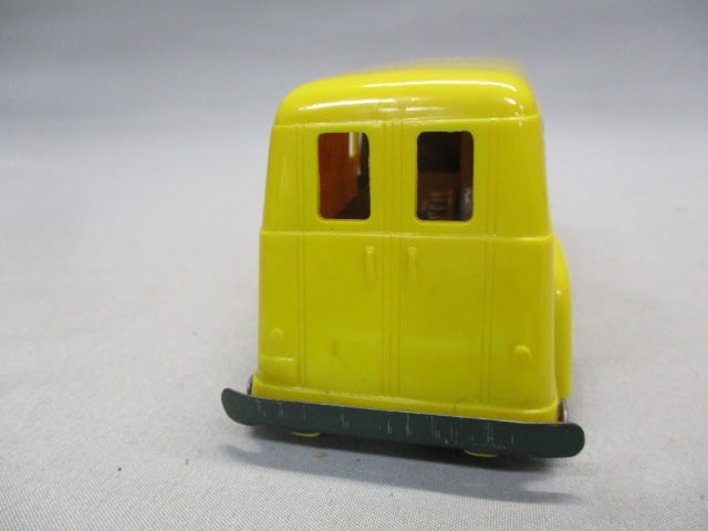 1950's Wyandotte Plastic Friction Sunshine Dairy Van - 6
