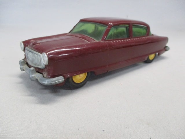 1952 Nash Golden Airflyte Promo: .