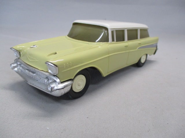 1957 Chevrolet Bel Air Station Wagon Friction Promo (1 of 10)
