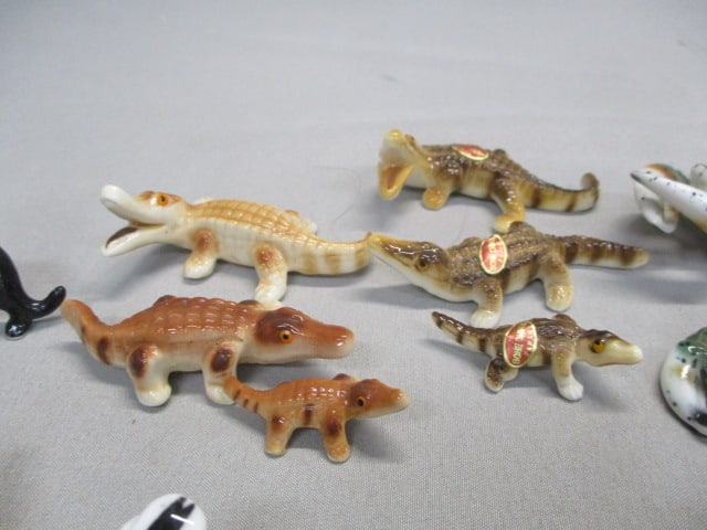 20 Miniature Figurines - 3