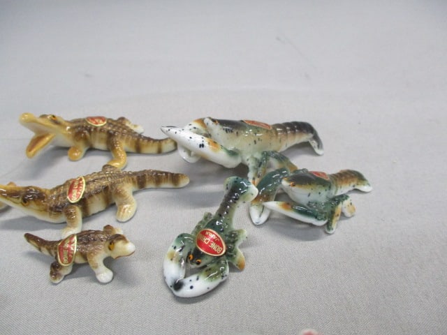 20 Miniature Figurines - 4