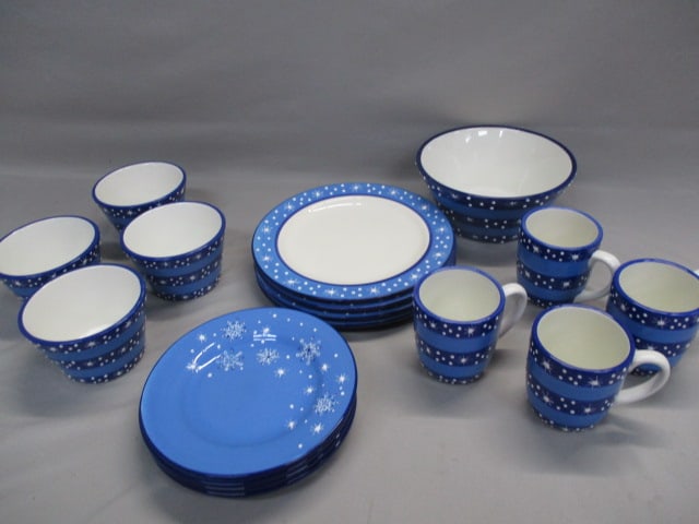Pfaltzgraff "Ice Crystals" Pattern Dishes (1 of 7)