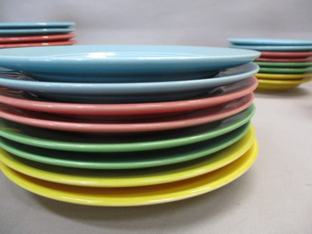 38 Pieces of Vintage Homer Laughlin Dishes - 8