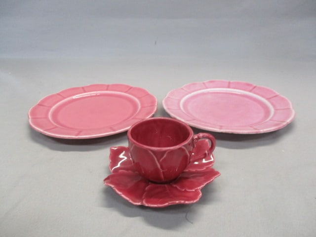 2 Petalware Plates & Teacup and Saucer "Cabbage Leaf" Pattern (1 of 8)