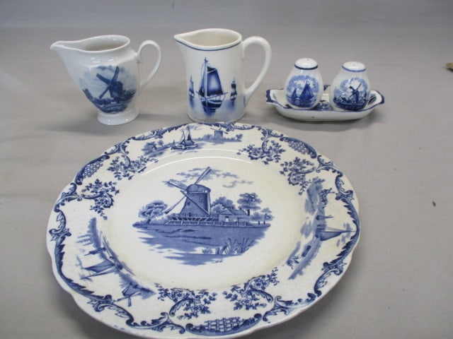 Delph 10.5" Plate Blue Delft Salt & Pepper Shakers w/Tray (1 of 13)