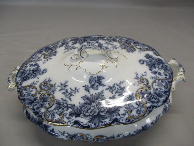 Antique English Flow Blue Lidded Tureen - 2