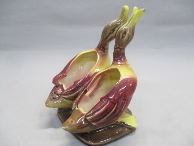 1950's Hull Pottery #95 Double Ducks Planter: 7" x 7"