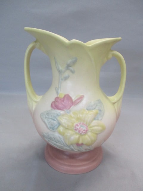 1940's Hull Pottery Magnolia 2 Handle Vase w/Original Label (1 of 7)