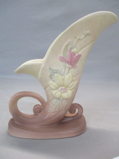 Hull Pottery Magnolia Cornucopia Vase 8.5" - 6