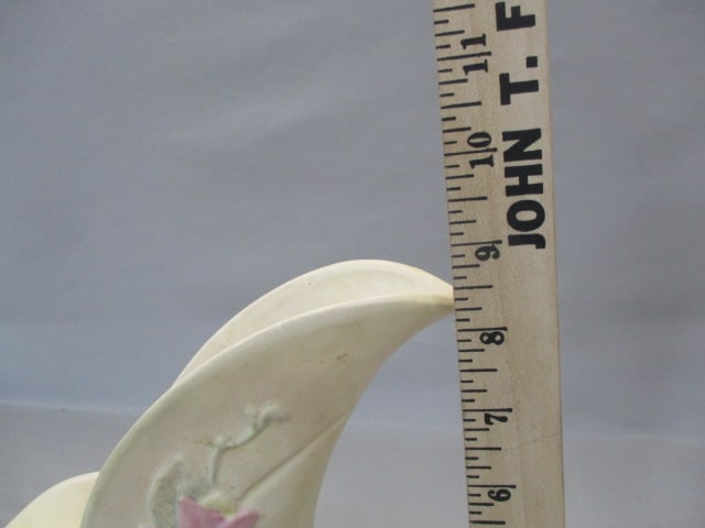 Hull Pottery Magnolia Cornucopia Vase 8.5" - 8
