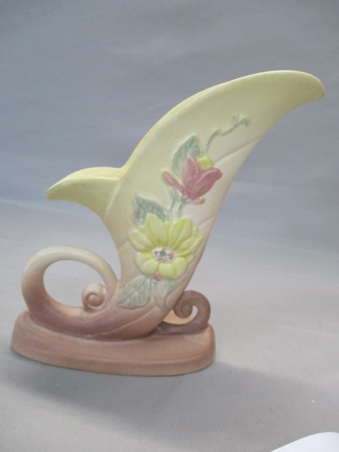 Hull Pottery Magnolia Cornucopia Vase 8.5": .