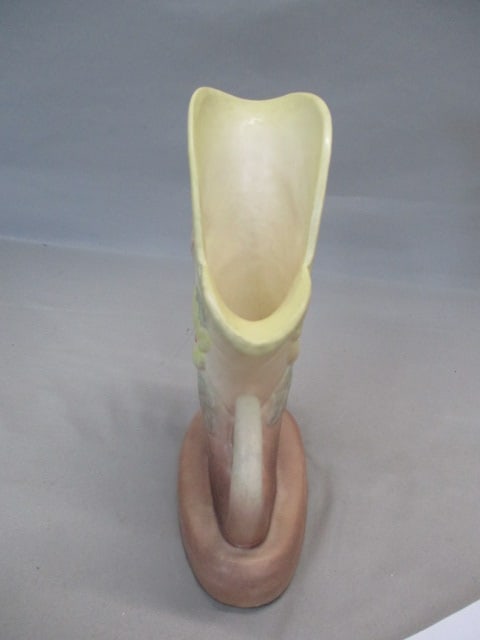 Hull Pottery Magnolia Cornucopia Vase 8.5" - 2