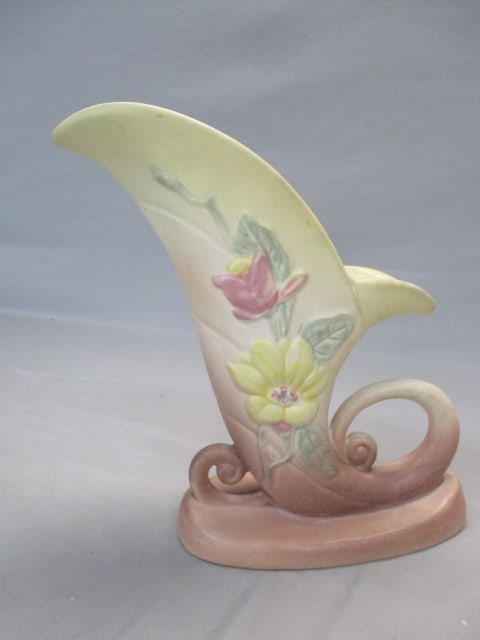 Hull Pottery Magnolia Cornucopia Vase 8.5" - 3