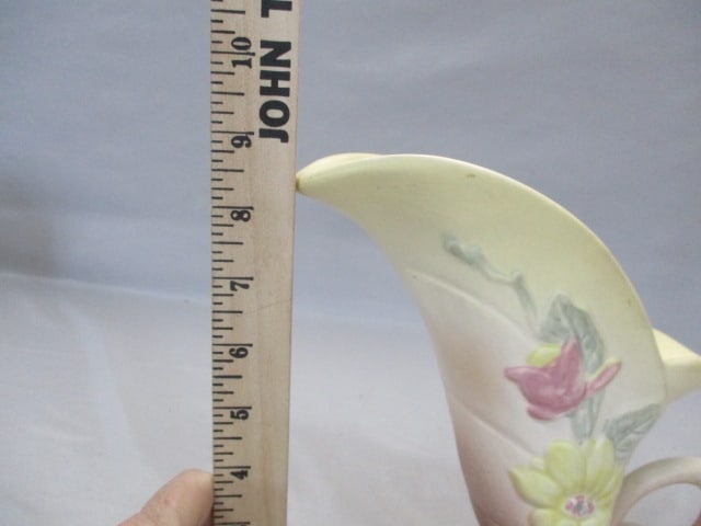 Hull Pottery Magnolia Cornucopia Vase 8.5" - 5