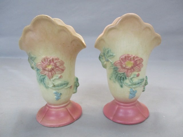 2 Hull Pottery Woodland Pattern Vases 6" (1 of 6)
