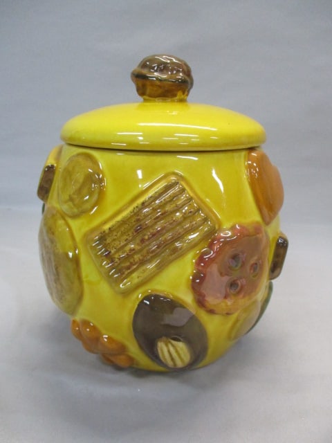 1950's "Cookies All Over" Cookie Jar w/Walnut Handle 10" (1 of 5)