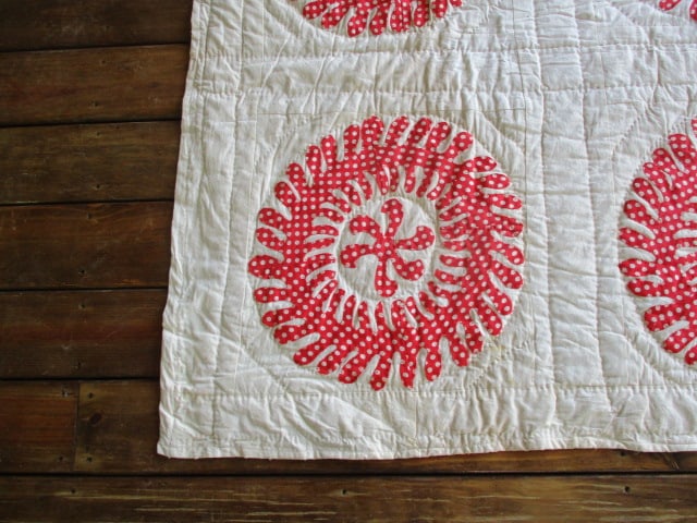 Vintage Southern Handmade Quilt Red & White Pinwheel Applique - 2