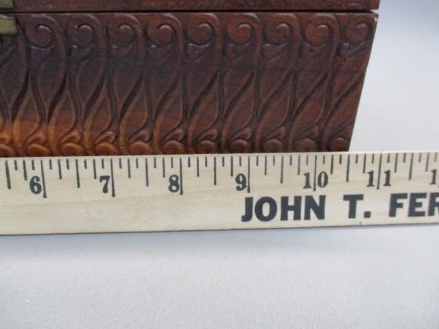 1940's Carved Wooden Trinket/Jewelry Box - 6