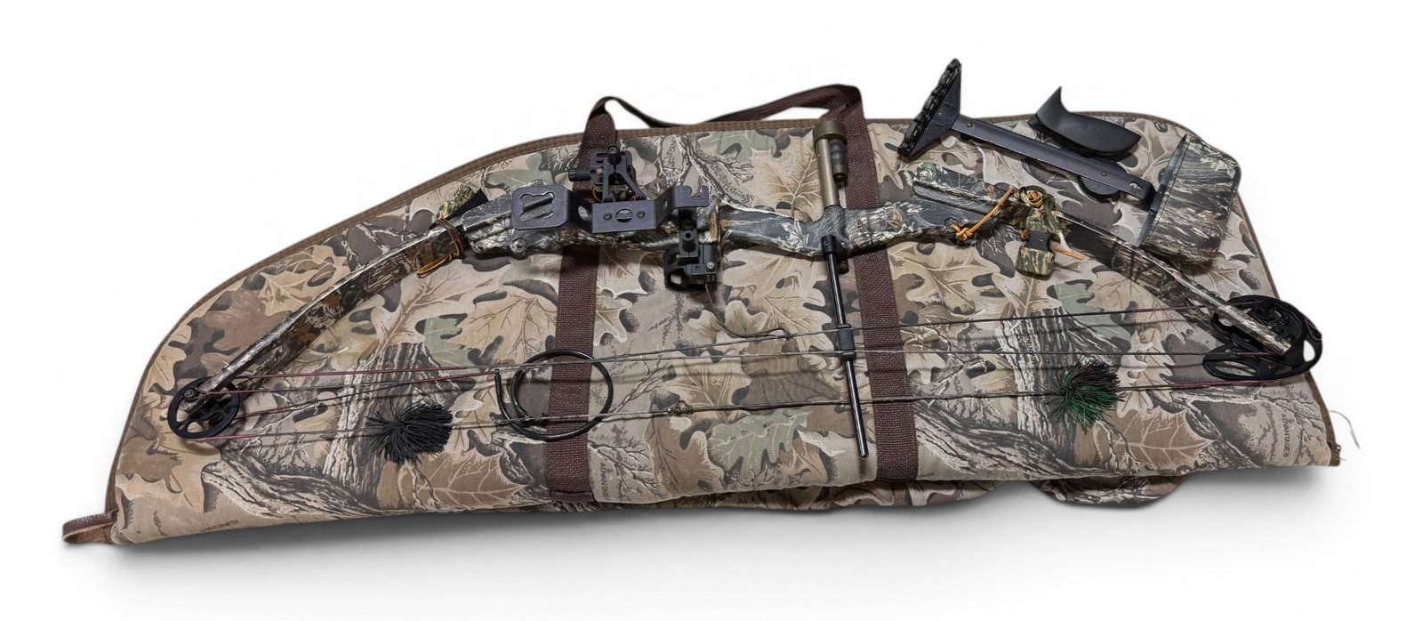 Browning Niiro 80 Compound Bow in Camouflage Soft Case with Quiver (1 of 19)