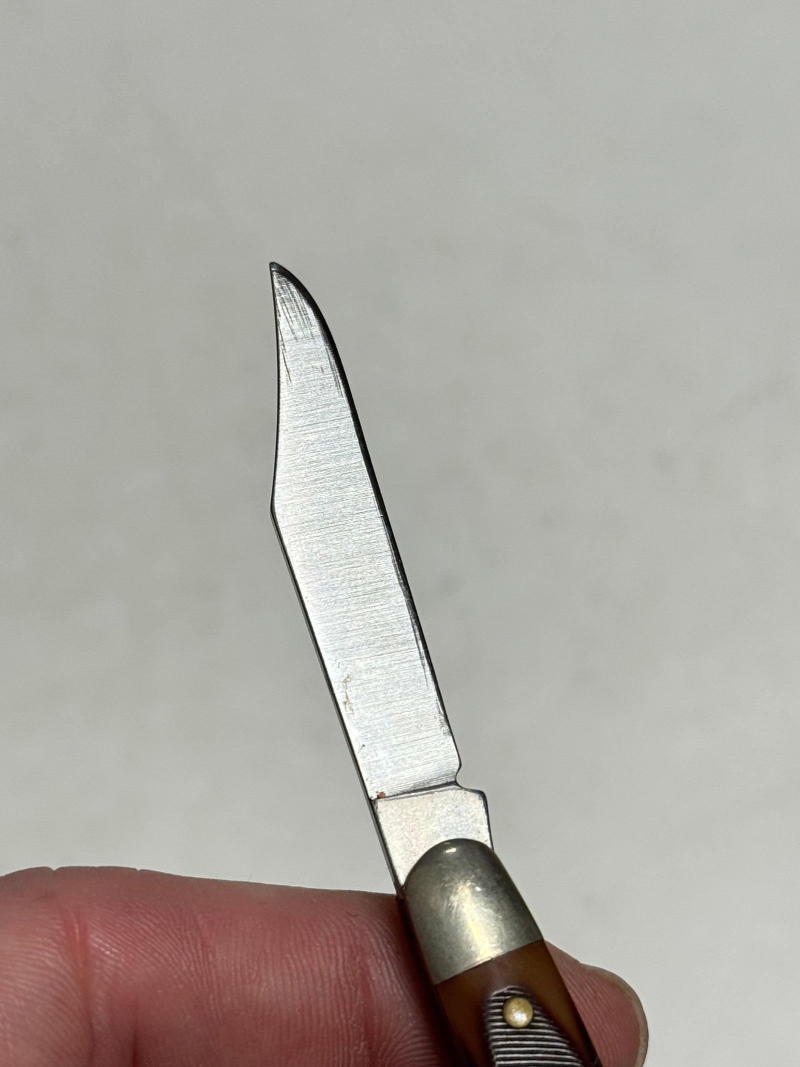 Schrade Uncle Henry 804UH Journeyman Pocket Knife in Box - 4
