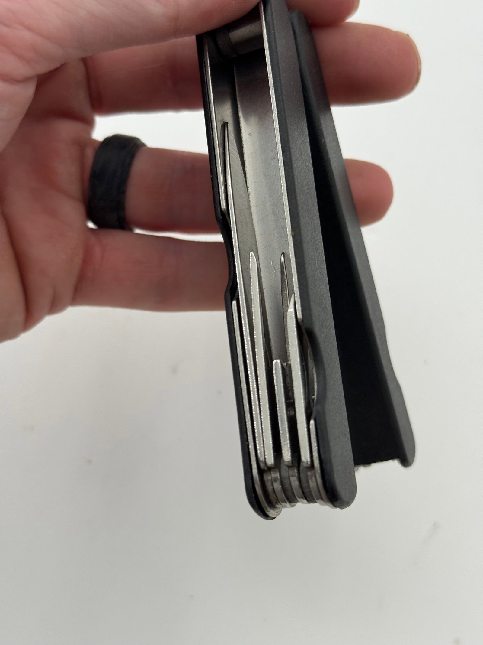 Lot of 4 Knives, Razor Blade, and Pocket Pliers - 12