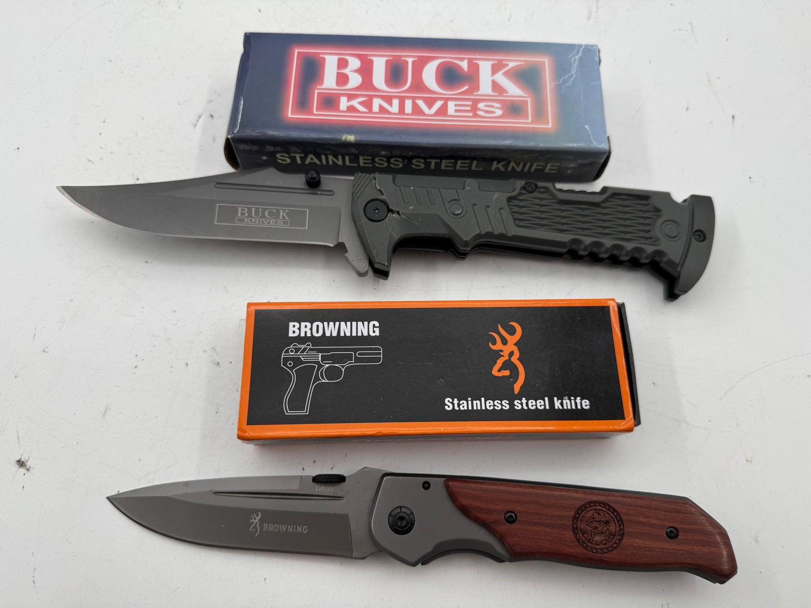 Lot of 4 Knives, Razor Blade, and Pocket Pliers - 3