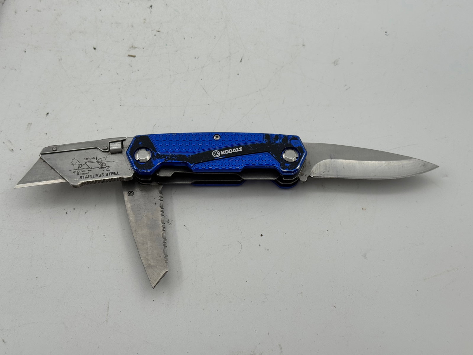 Lot of 4 Knives, Razor Blade, and Pocket Pliers - 8