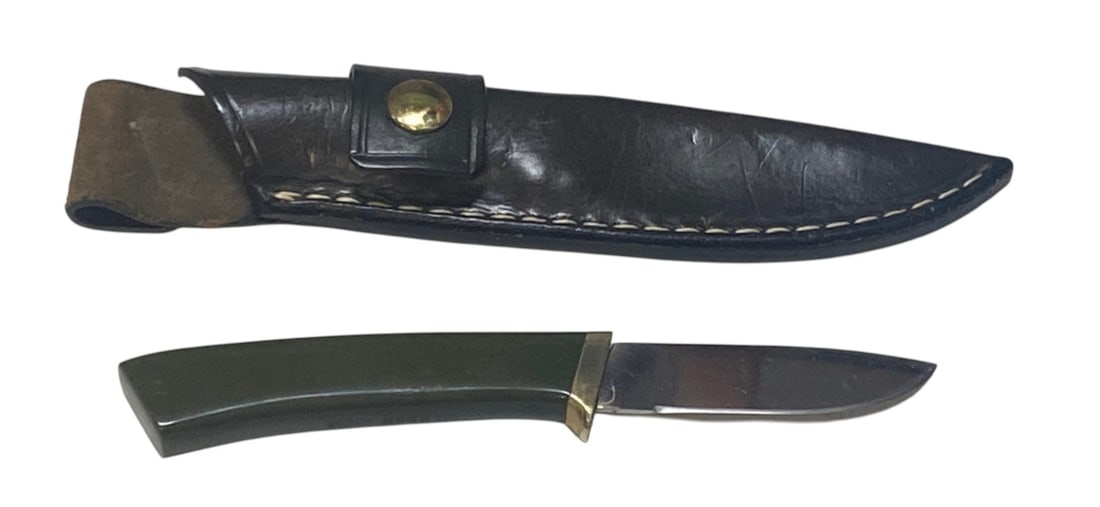 Gerber C300B Fixed Blade Knife with Gerber Leather Sheath: Overall length: 7.5”, blade length: 3.5”