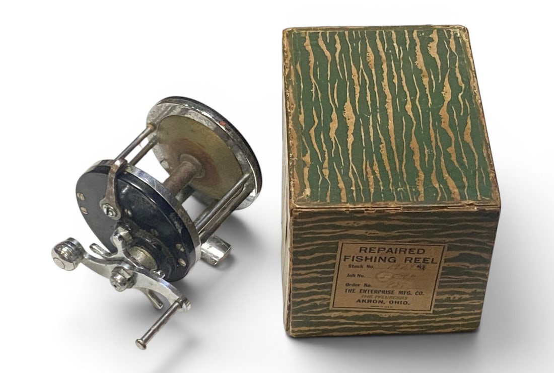 1978 Pelueger Repaired Fishing Reel (1 of 4)