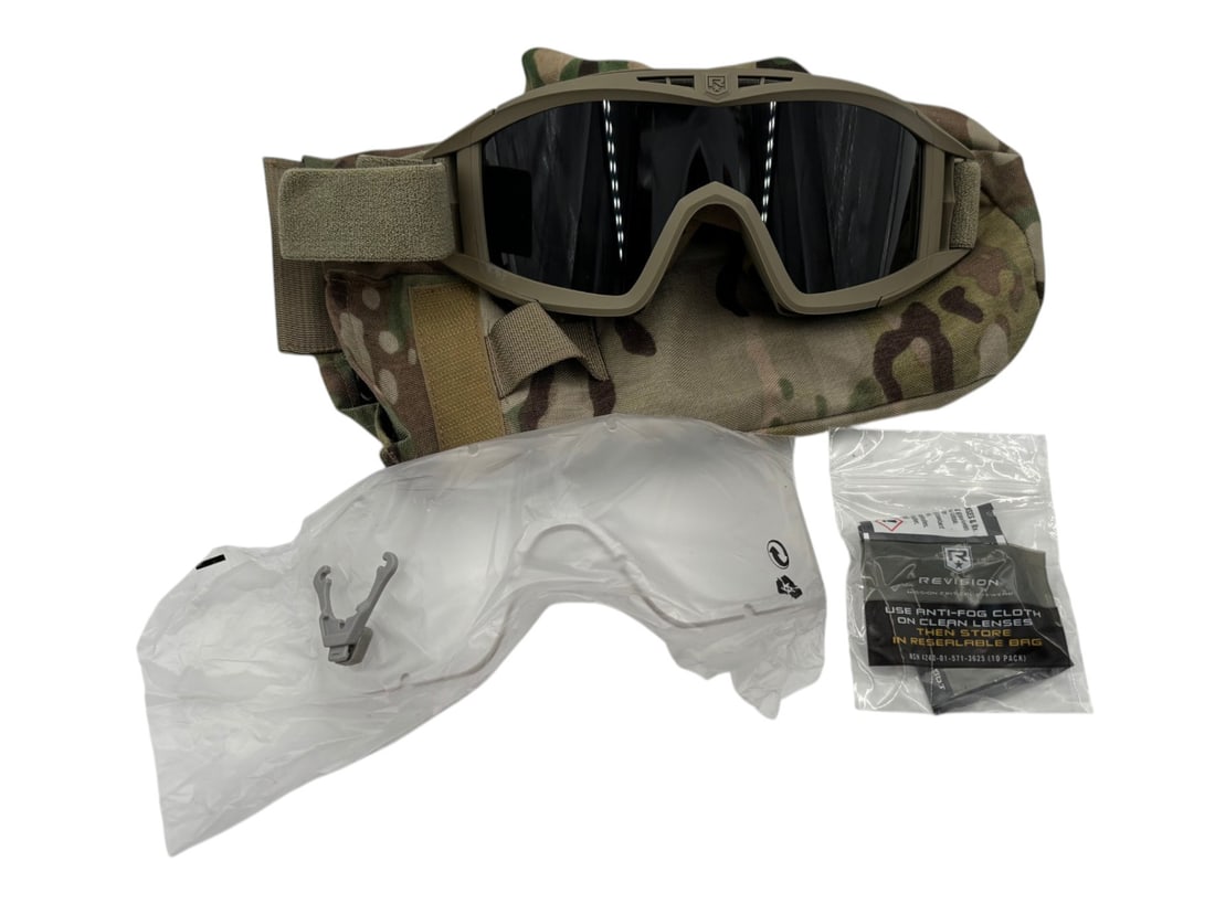 Revision Multicam Apel Snowhawk Military Kit: Comes with goggles, spare lens, cleaning cloth, and carry case.