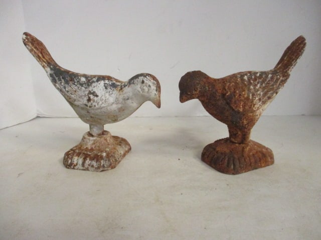 Pair of Distressed Cast Metal Bird Figures: 5 1/4"h, some rust