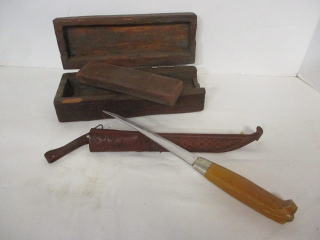 Rapala Fillet Knife and Whetstone in Primitive Wood Box (1 of 12)