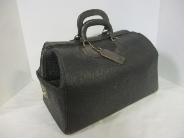 Vintage New Process Co. "The Handbag" Black Leather Doctor's House Call Bag: .
