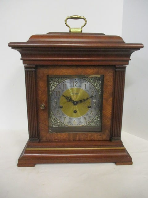 Howard Miller 8 Day Shelf Clock (1 of 10)