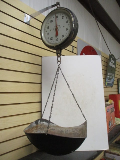 Vintage Penn Scale Mfg. Co. 60 lb. Hanging Spring Scale (1 of 8)