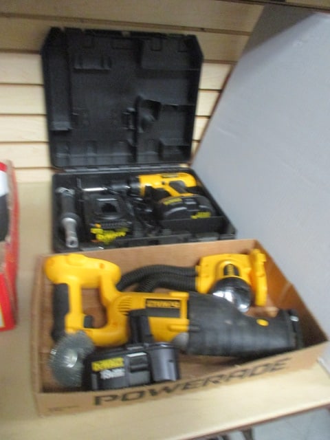DeWalt 18V Reciprocating Saw, Hammerdrill in Hard Case and Flashlight (1 of 7)