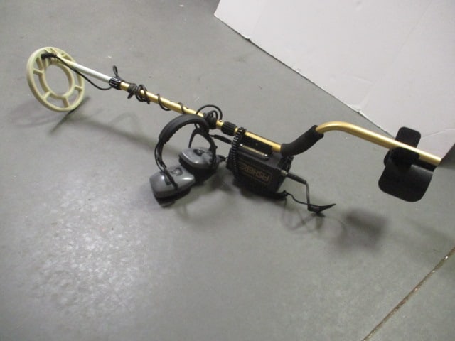 Fisher M-Scope CZ-6 Quicksilver Metal Detector with Headphones (1 of 7)