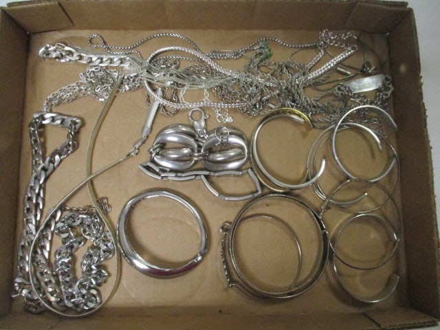 Silver Tone Fashion Jewelry Necklaces and Bracelets (1 of 4)