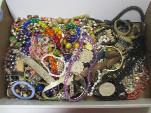 Large Grouping of Fashion Beaded Necklaces (1 of 7)